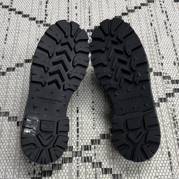 Vagabond Women's Black Slip-On clogs - Picture 5 of 9